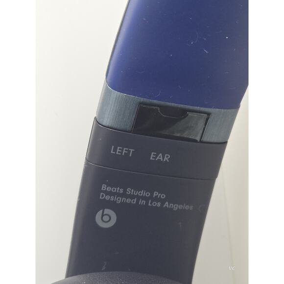Beats Studio Pro Wireless Bluetooth Headphones – Great Condition – Black/Blue - Picture 5 of 5